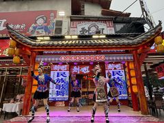 -刘姐啤酒鱼民族演艺餐厅(西街总店)