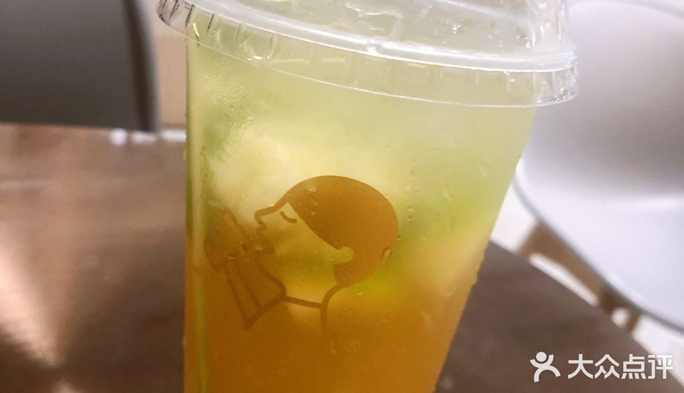 这个夏天属于喜茶——“暴风冰球”
