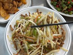 -丹水桥地锅鱼·翘嘴鲌·地方特色全鱼宴(丹江口大坝店)