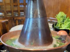 -果松木炭酸菜铜火锅·外婆参鸡汤