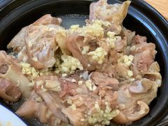 蒜香猪脚-忠记姜母鸭