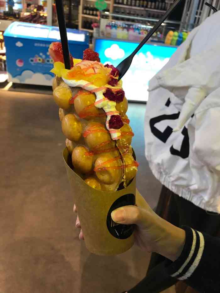 松枝记滋蛋仔(财富广场店)-"比较适合年轻人消费,口感有些甜腻,冰激凌