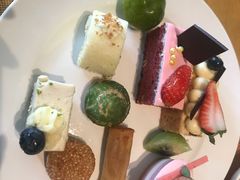 -大中华希尔顿酒店-念自助餐·嗨啤·小龙虾