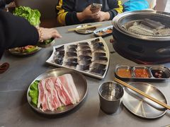 -围炉肉舍丹东海鲜烤肉·烤活鳗(步行街店)