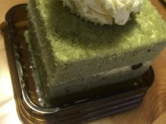 -红宝石·鲜奶小方·海派西点房(金杨店)