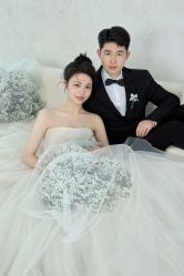 -至臻微拉婚纱摄影