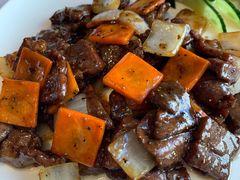 雪花牛肉粒-弘雅饭店