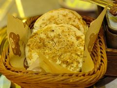 东北小饼（隐藏吃法饼夹肉）-沪上名羊天下•烤羊腿•东北烧烤•小龙虾(浦东直营总店)