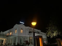 -南京双门楼宾馆(盐仓桥地铁站阅江楼店)