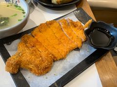 馋嘴炸猪排-馋三尺蟹粉小笼(人民广场店)