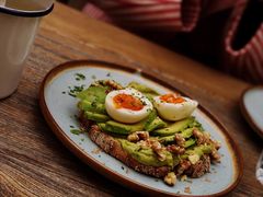 牛油果煮蛋吐司-RAC BAR(安福路店)