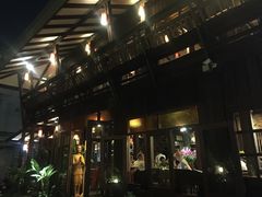 -Dash Teak House
