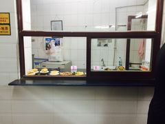 面包甜点陈列柜-宋家馄饨馆(八一公园店)