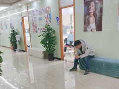 -茂菊口腔连锁(浦东南路店)