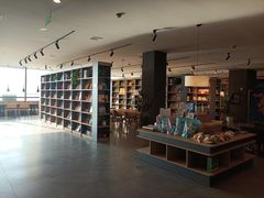 -魔方城市书房(中街益田店)