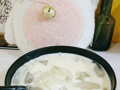 -志龙皇冠吃货椰子铺