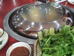 -哈尔滨东北铁锅炖(都督街店)