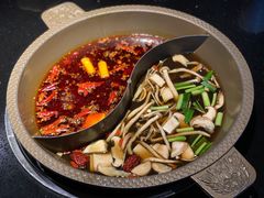 骨汤鸳鸯锅-潘小辣鲜肉老火锅