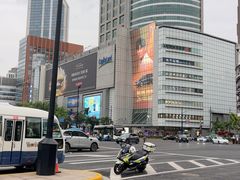 -上海来福士广场