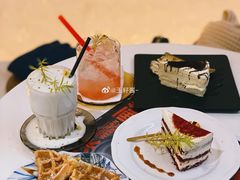 -浮漫咖啡(镜湖万达广场店)