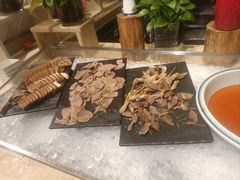 -大中华希尔顿酒店-念自助餐·嗨啤·小龙虾