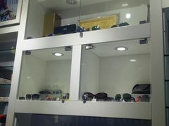 -提一眼镜·蔡司·依视路(小寨店)
