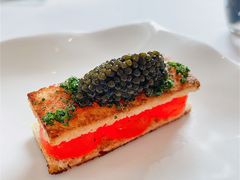 有机蛋黄吐司鱼子酱和香草-Jean Georges