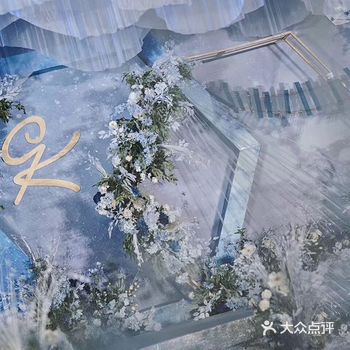 世间的温柔皆如干净的蓝天和你️