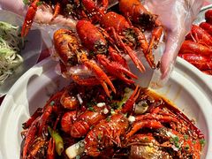 -肥小宝·金牌油焖大虾(襄阳龙虾地标店)