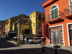 -百里峡七彩艺术小镇