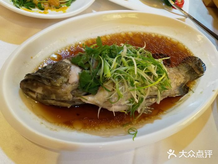 钓鱼翁烧鹅·海鲜饭店清蒸沙巴龙趸图片