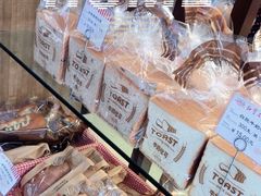 -红宝石·鲜奶小方·海派西点房(南丹店)