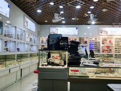 -三叶眼镜城批发市场(上海火车站店)
