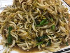 小炒笨豆芽-李连贵熏肉大饼(太行山路分店)