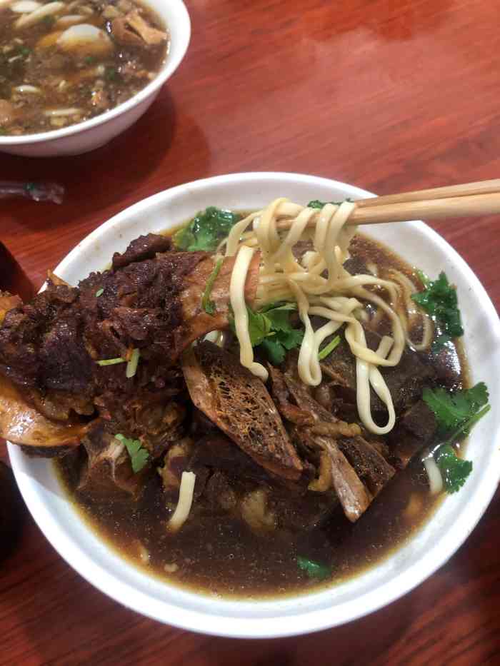 胡记牛杂(山潭店)-"在靠近山潭的一家牛杂馆,是分店,店里的牛.