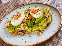 牛油果煮蛋吐司-RAC BAR(安福路店)