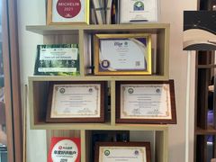-Chom Cafe and Restaurant