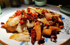Spicy and Sour Cabbage Stew with Flatbread