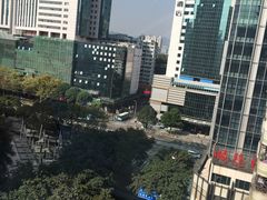 -深圳富苑皇冠假日套房酒店