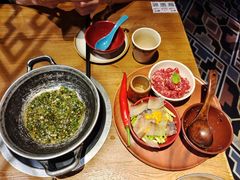 猫儿山的小黄牛-吃饭皇帝大土家民族菜(正大广场店)