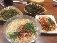 -亮亮面馆(经六路店)
