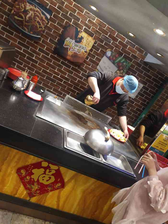 好伦哥(八里桥店)-"因为搬家了,六年没来了,因为是工作日,人.