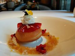 热带水果糖浆浸巴巴蛋糕-Le Comptoir de Pierre Gagnaire