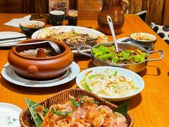 -老滇山寨•云南特色菜•地方菜•民族风情歌舞表演(金碧店)