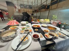 -红鼎豆捞·非遗鲍皇汤火锅(宝丰路店)
