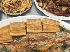 -丹水桥地锅鱼·翘嘴鲌·地方特色全鱼宴(丹江口大坝店)