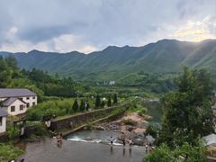 -安吉龙王山峡谷漂流