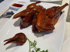 脆皮烤乳鸽-御宝轩(益丰·外滩源店)