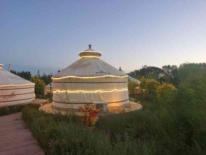 马鞍小镇-"如果说在巴盟的那一餐是把草原搬进了城市,.