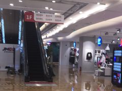 -王府井百货熙地港店